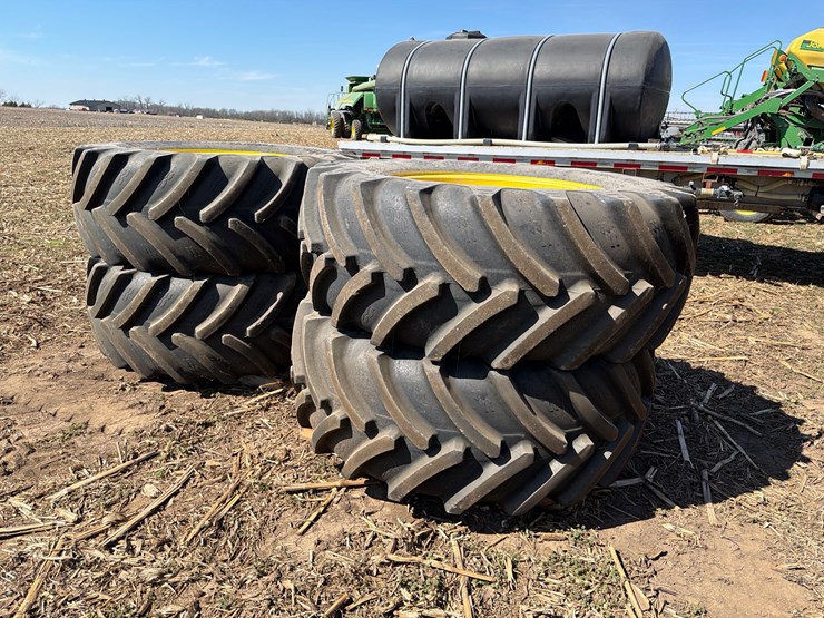 deere-tires-image-1