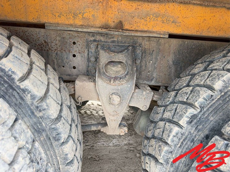 1985-international-s2500-image-11