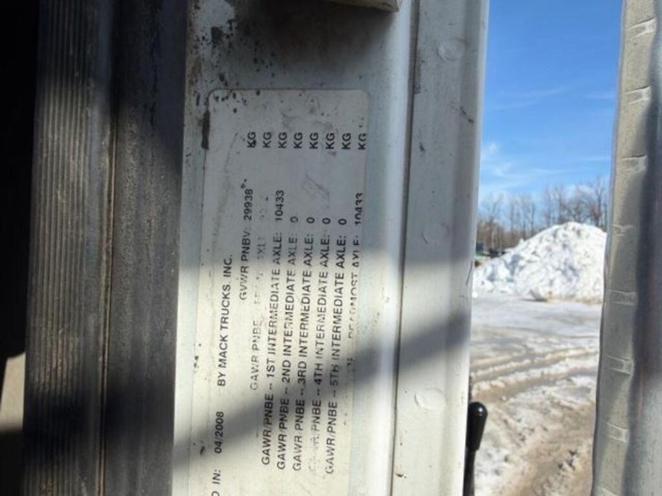 2009-mack-granite-gu813-image-12