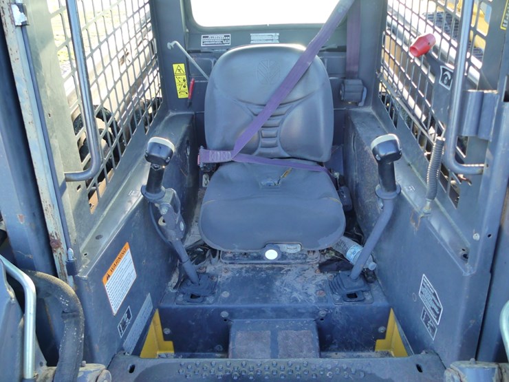 new-holland-l180-image-12