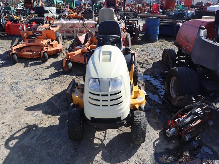 cub-cadet-lt1045-image-4