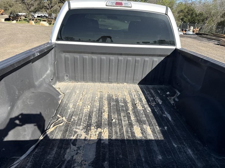 2013-ford-f150-xl-image-10