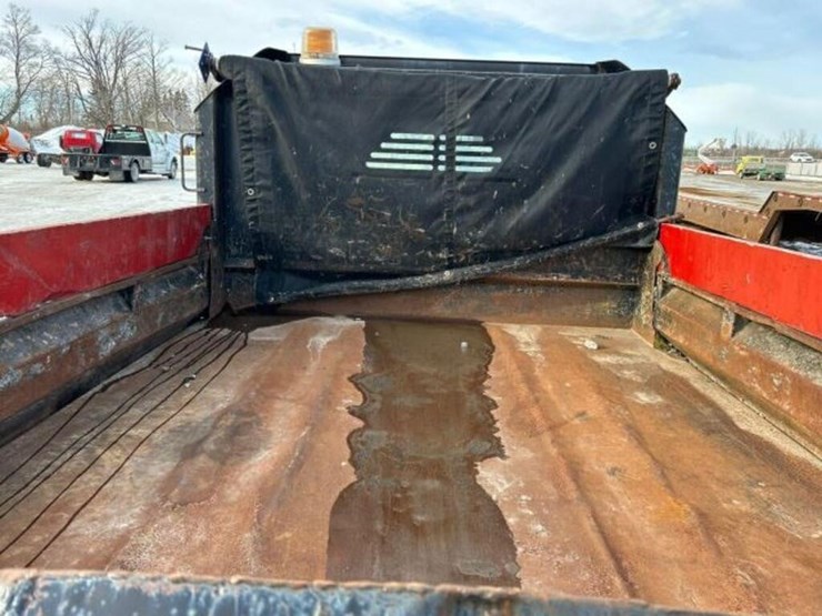 2015-isuzu-nrr-image-55