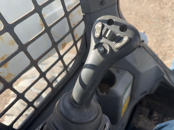 2021-bobcat-s76-image-10