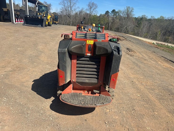 2021-ditch-witch-sk800-image-4