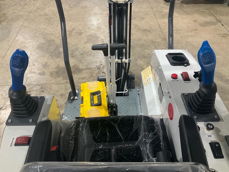 #1603-•-unused-2025-bttl15h-6-excavator-image-15