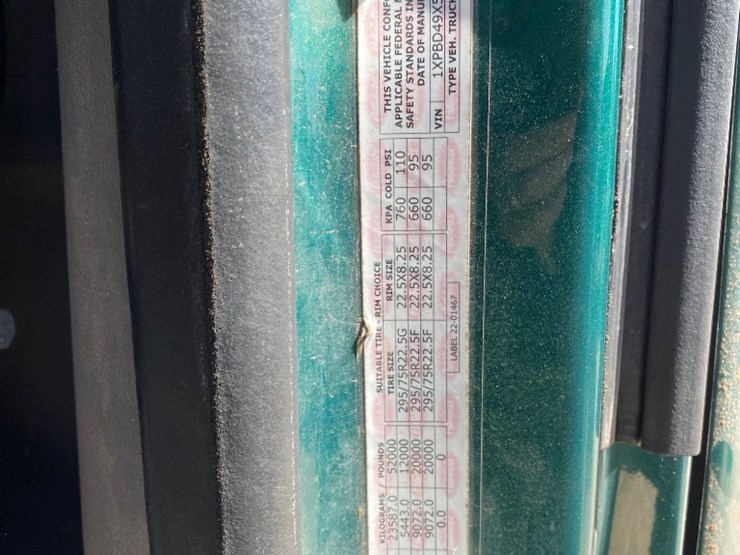 2015-peterbilt-579-image-15