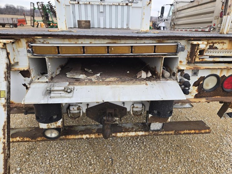 #7926-•-2003-freightliner-fl180-crane-truck-image-16