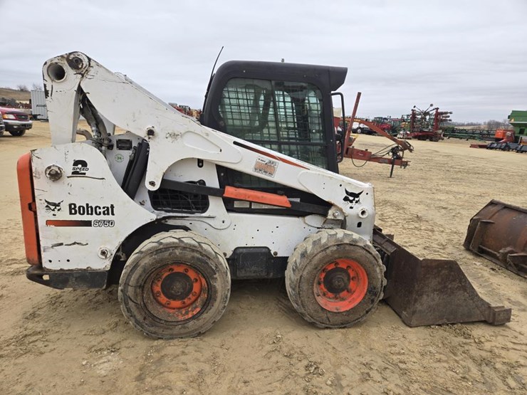 bobcat-s750-image-3