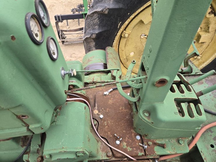 1951-john-deere-b-image-12