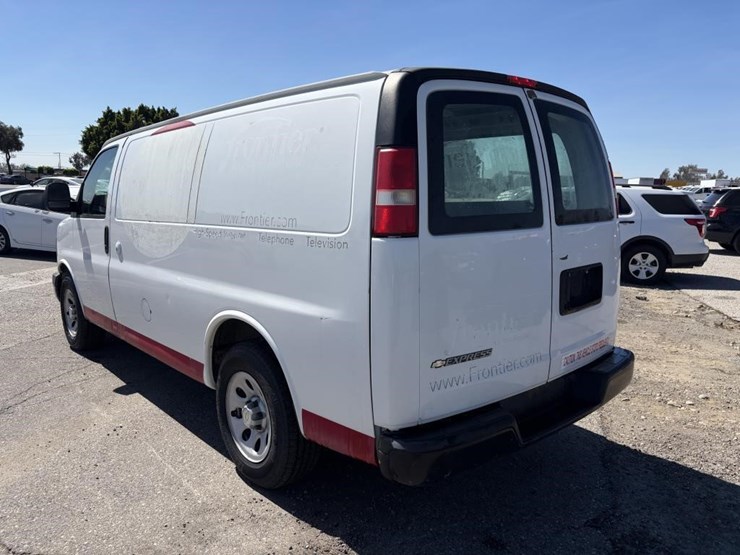 2009-chevrolet-express-1500-image-4