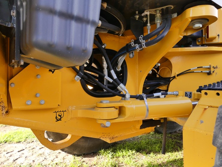 2020-deere-670gp-image-11