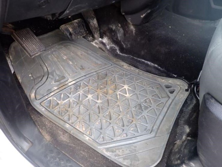 2015-dodge-1500-image-24