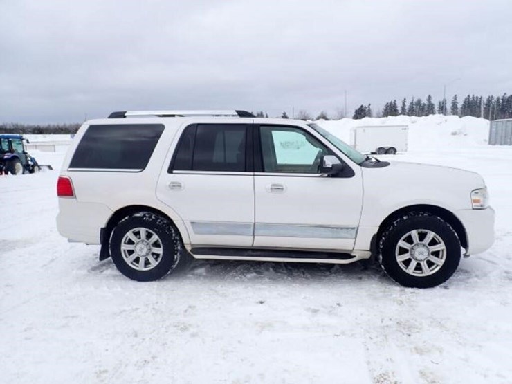 2009-lincoln-navigator-image-4