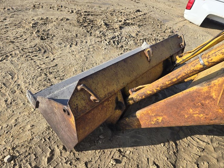 john-deere-300-image-7