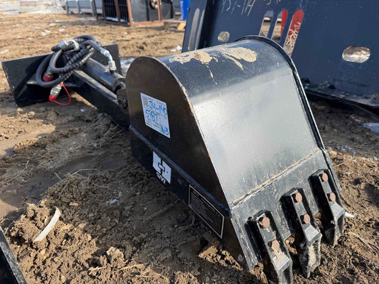 skid-steer-backhoe-image-6