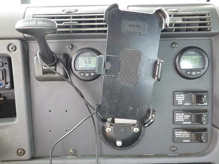 2016-freightliner-cascadia-125-image-41