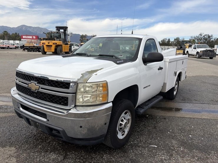 2011-chevrolet-2500-image-1