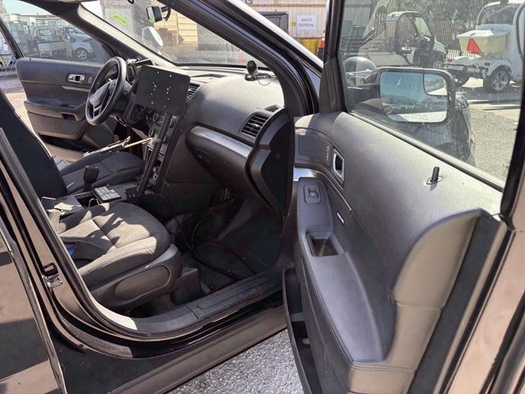 2017-ford-explorer-police-interceptor-image-9