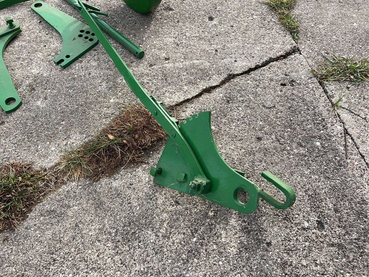 john-deere-10-image-12