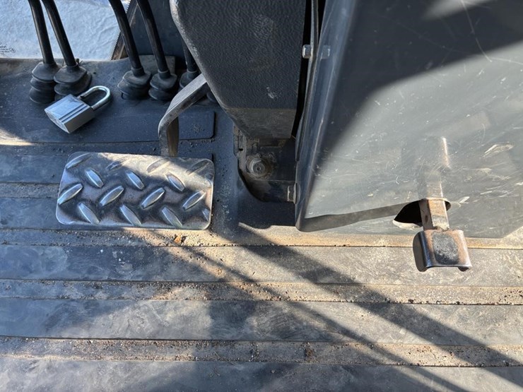 2008-deere-772d-image-22