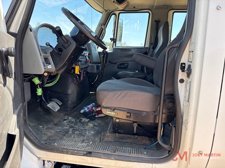 2008-international-workstar-7300-image-30