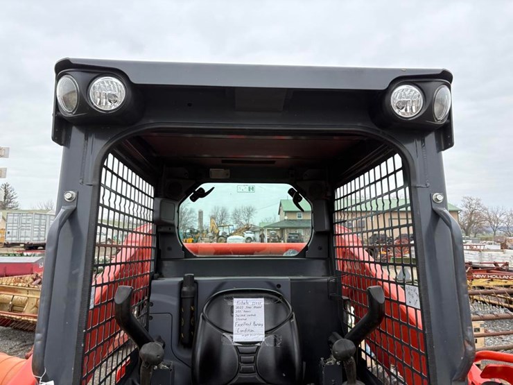 2023-kubota-ssv65-image-11