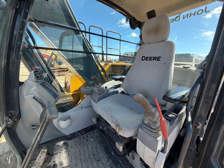 2020-deere-160g-image-26