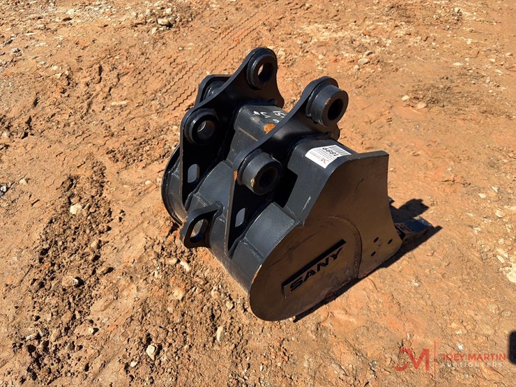 unused-sany-18'-excavator-tooth-bucket-image-2