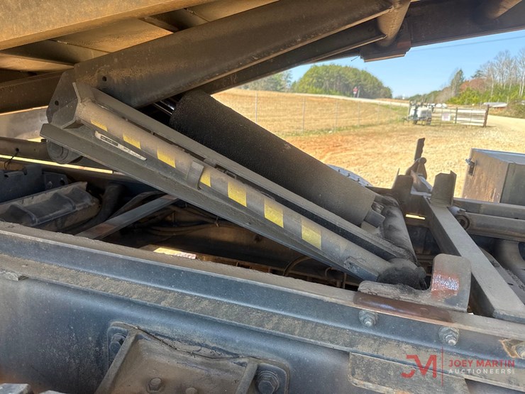 2013-ford-f750-xl-image-25