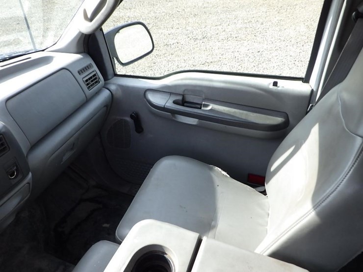 2003-ford-f350-image-33