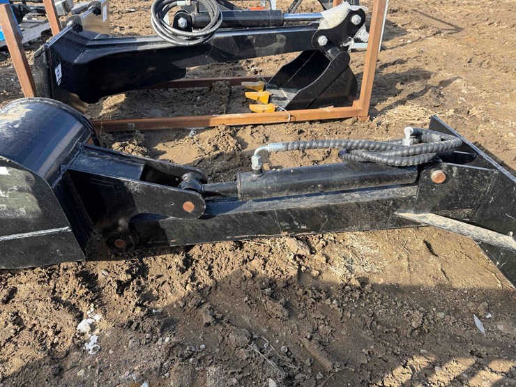 skid-steer-backhoe-image-2