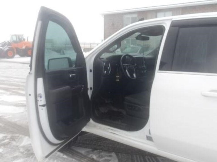 2022-gmc-2500hd-image-12