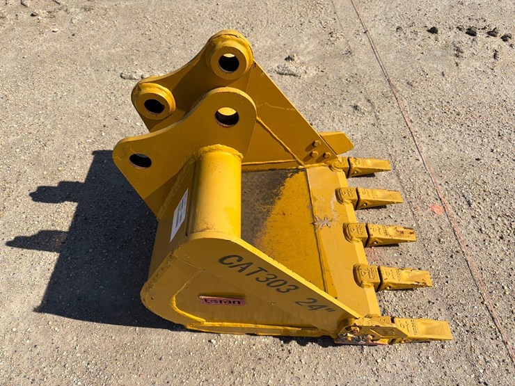 caterpillar-303-image-2