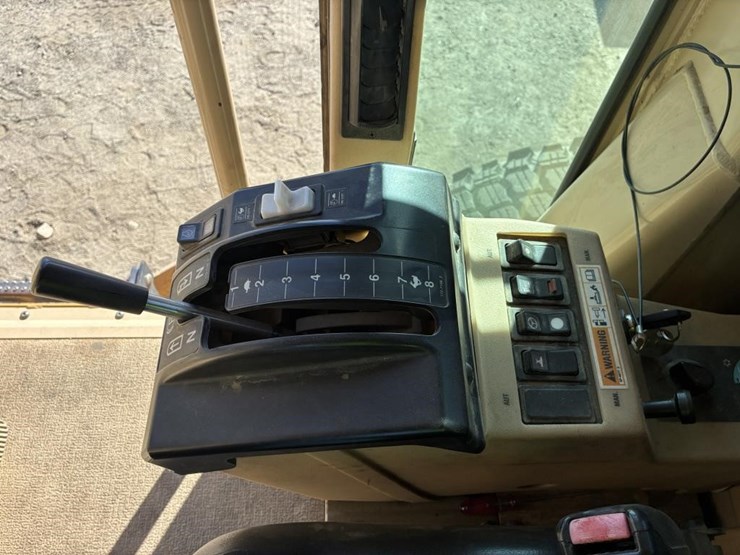 2003-caterpillar-143h-image-23