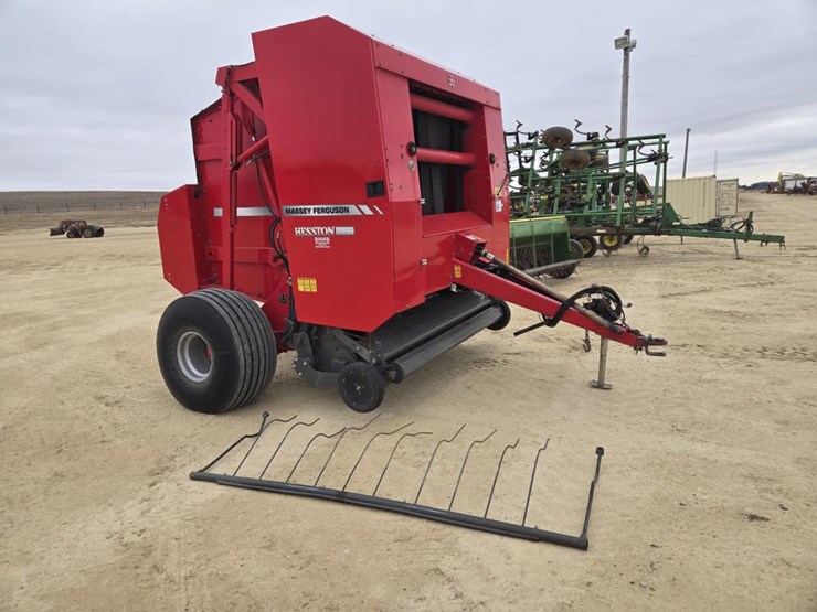 2011-massey-ferguson-2856-image-5