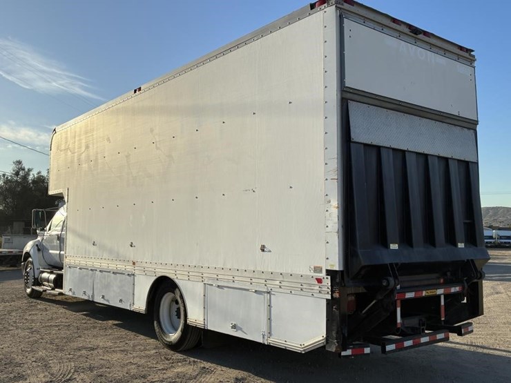 2013-ford-f650-xlt-image-4