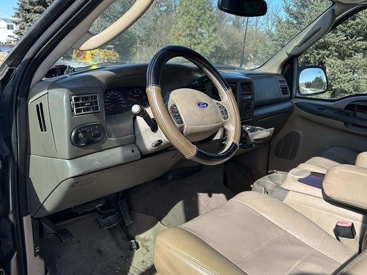 2003-ford-excursion-image-13