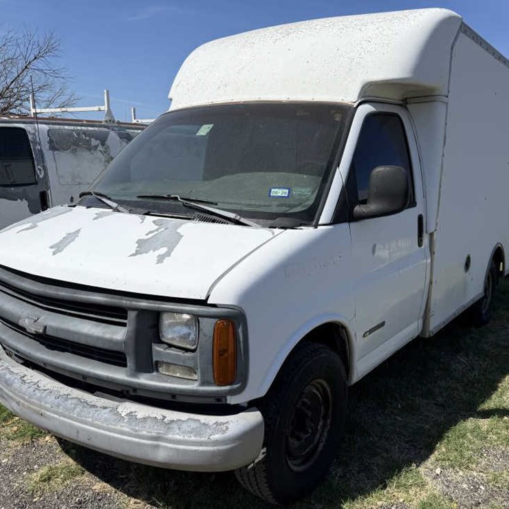 2002 CHEVROLET 3500