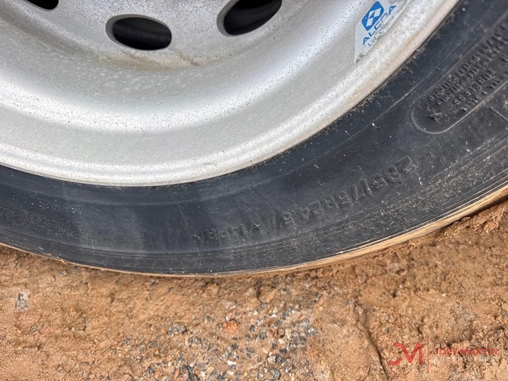 2017-peterbilt-rollback-truck-image-10