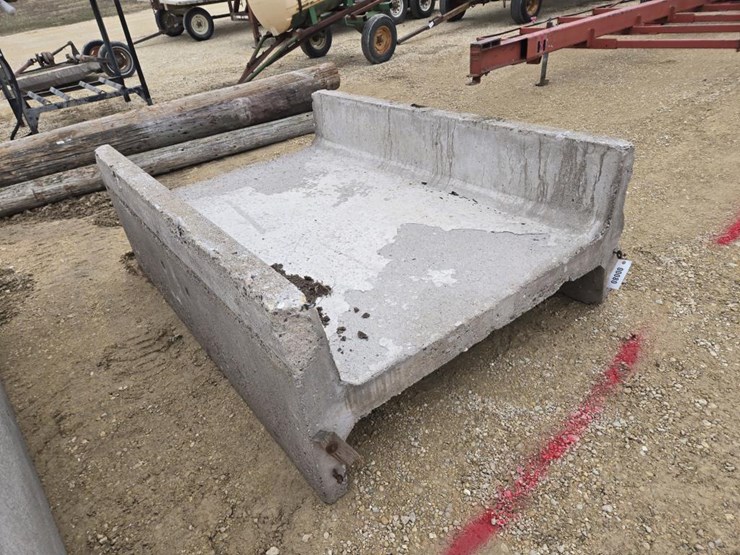 #80-•-concrete-feed-bunk-image-1
