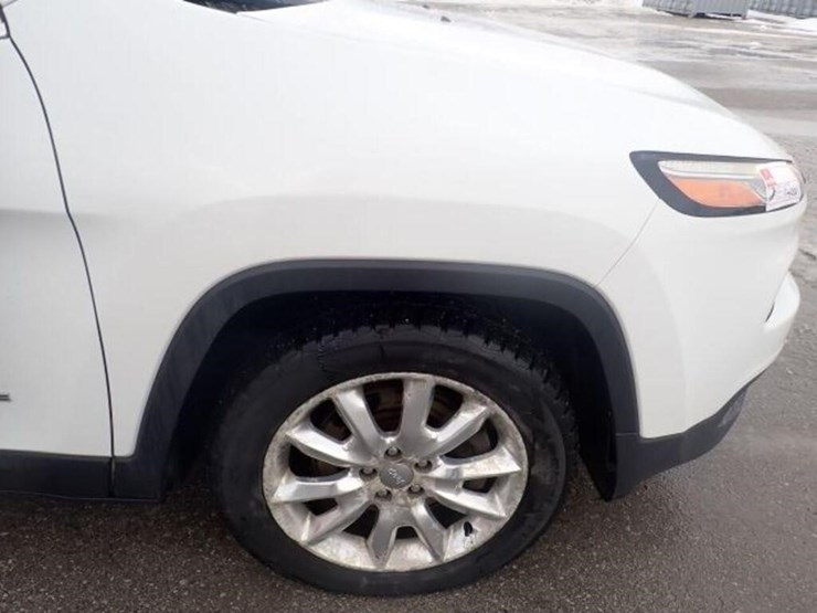 2016-jeep-cherokee-image-68