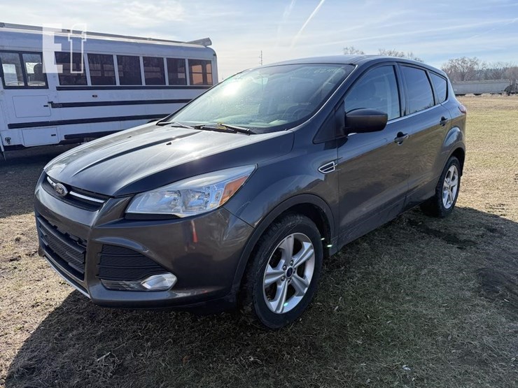 2015-ford-escape-se-image-3