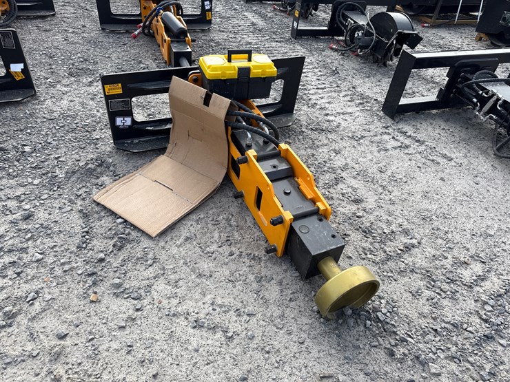 #2077-•-unused-giyi-d680-skid-steer-pile-hammer-dzc680251340-inv#-42020-image-4