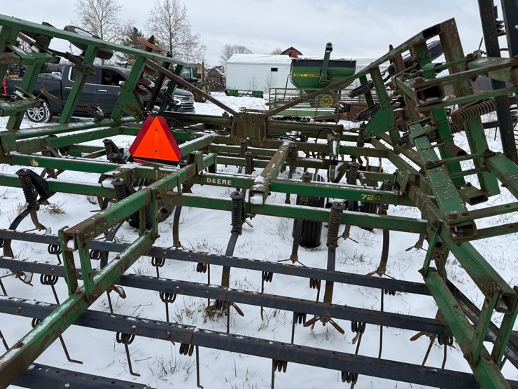 john-deere-724-image-8