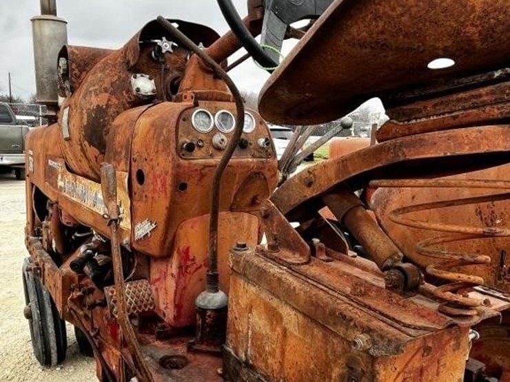 l2---farmall-350-l.p.-gas-image-10