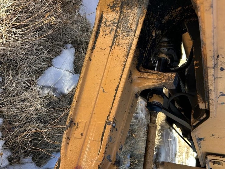 2000-case-570m-xt-image-11