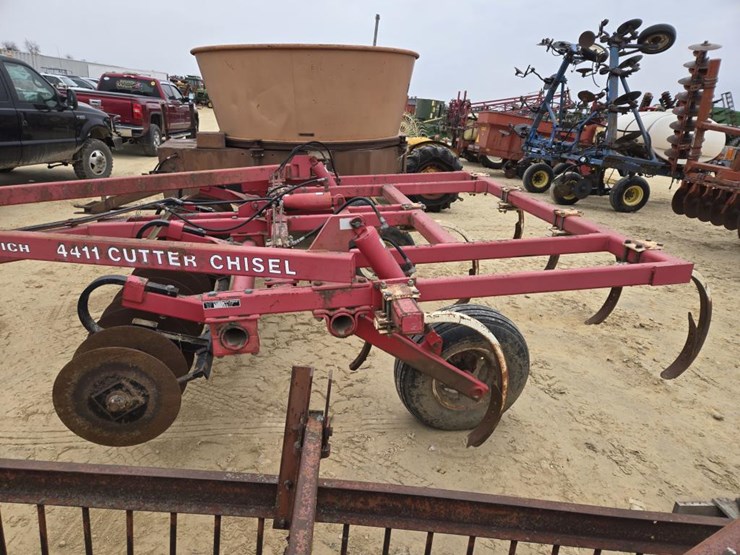 #377-•-wilrich-9-shank-disc-chisel-image-7