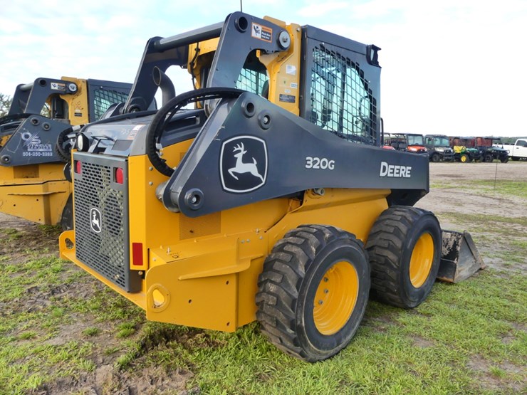 2024-deere-320g-image-3