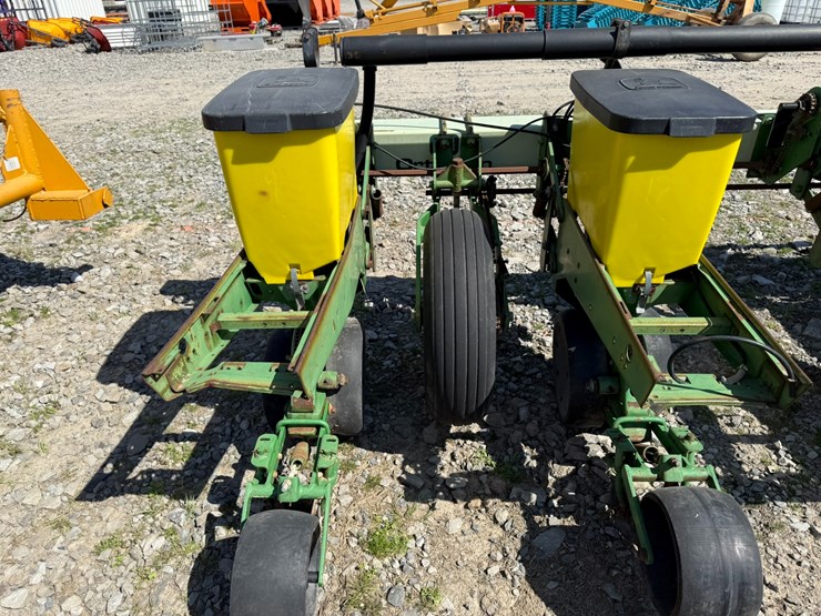 john-deere-12-image-21